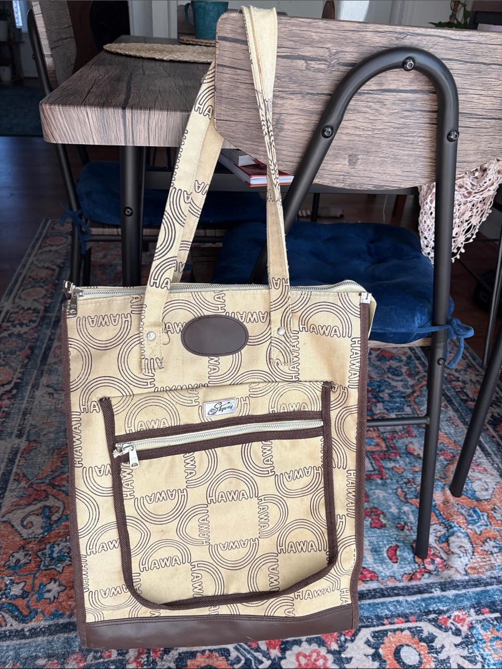 SKYWAY TOTE 112 WITH WHEELS, HAWAII LOGO, ZIPPER CLOSE, FRONT POCKET, VINTAGE
